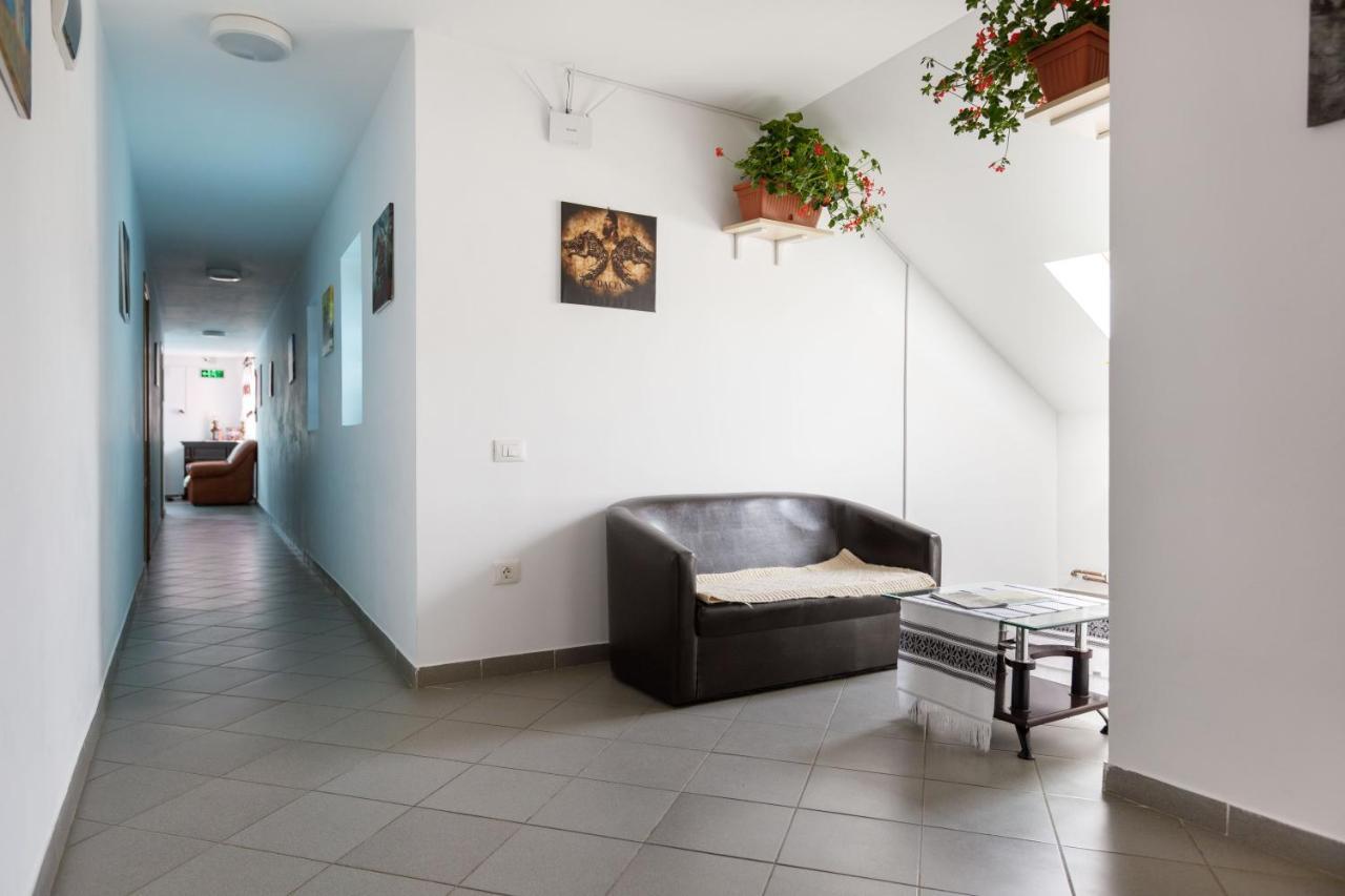 ホテル Casa Dacica Rîşnov エクステリア 写真
